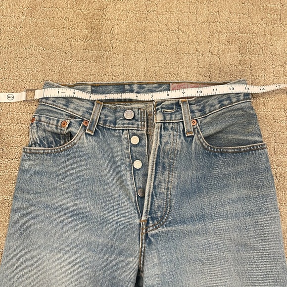 True vintage Levi’s jeans - Picture 11 of 13